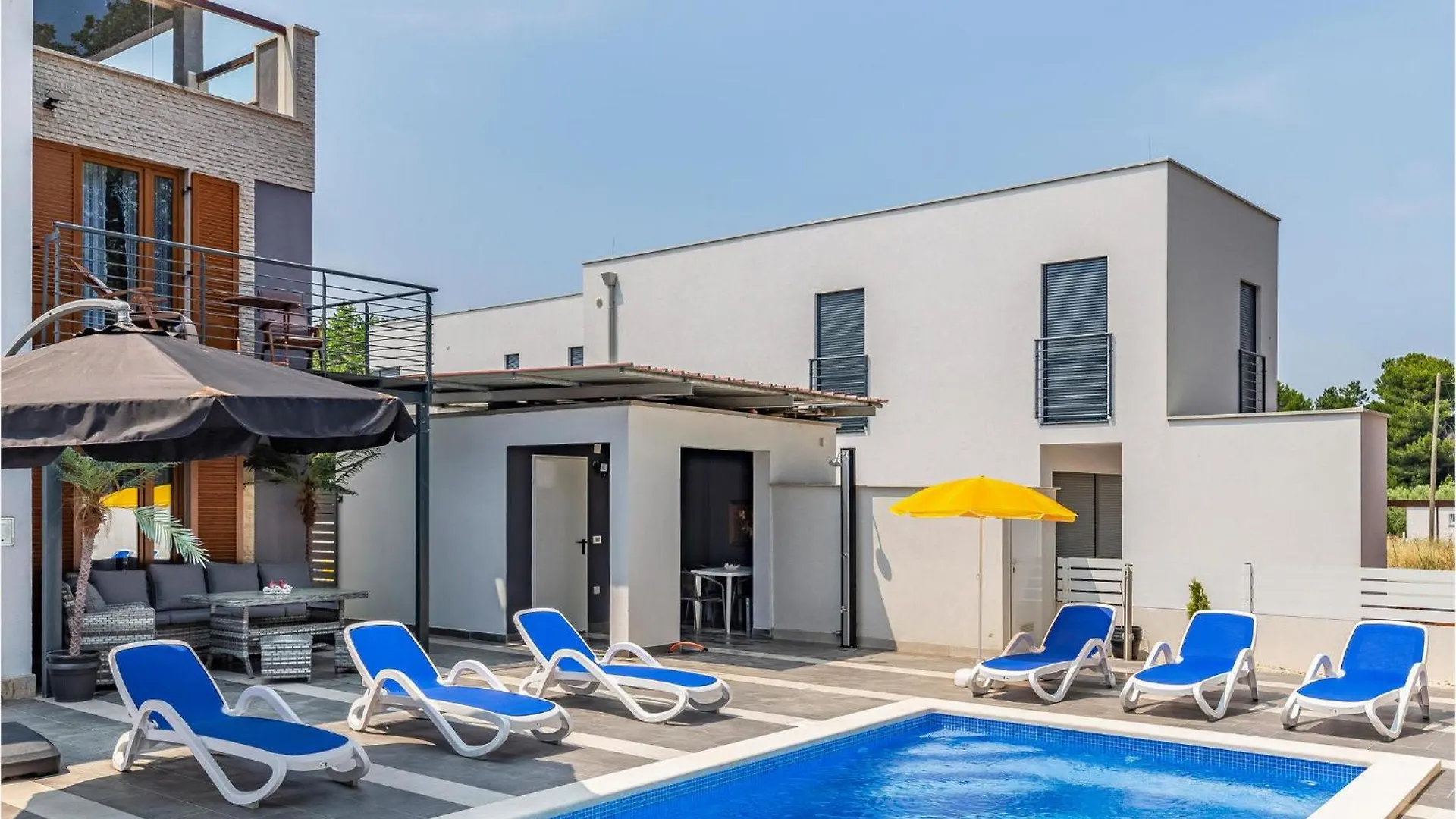 Beautiful Home In Banjole With Kitchen Kroatien